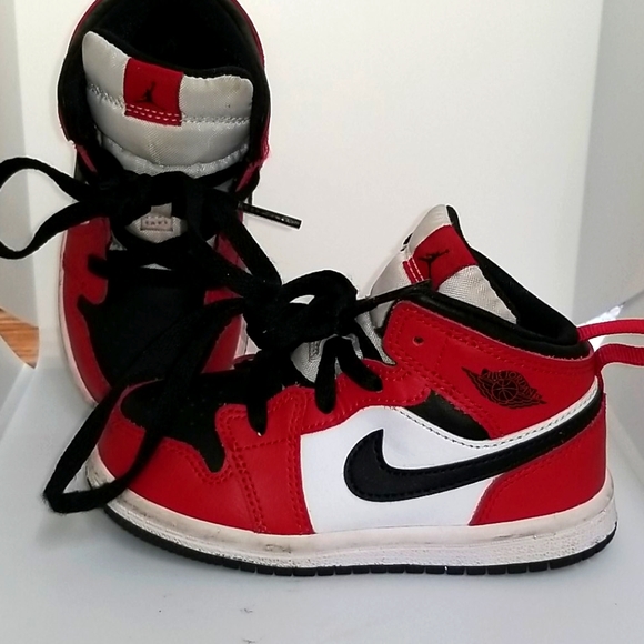 Nike Air Jordan Other - Kids Air Jordan 1 Chicago Black Toe Sneakers